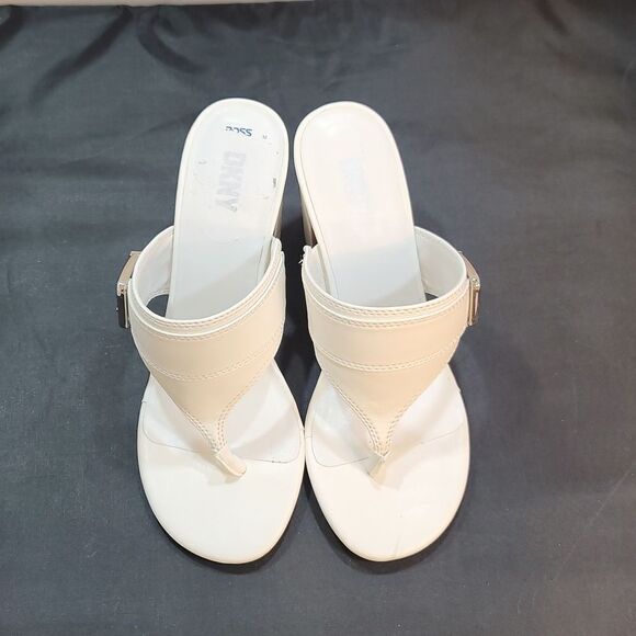 BRAND NEW DKNY BLOCK HEEL  THONG SANDAL - Picture 3 of 16